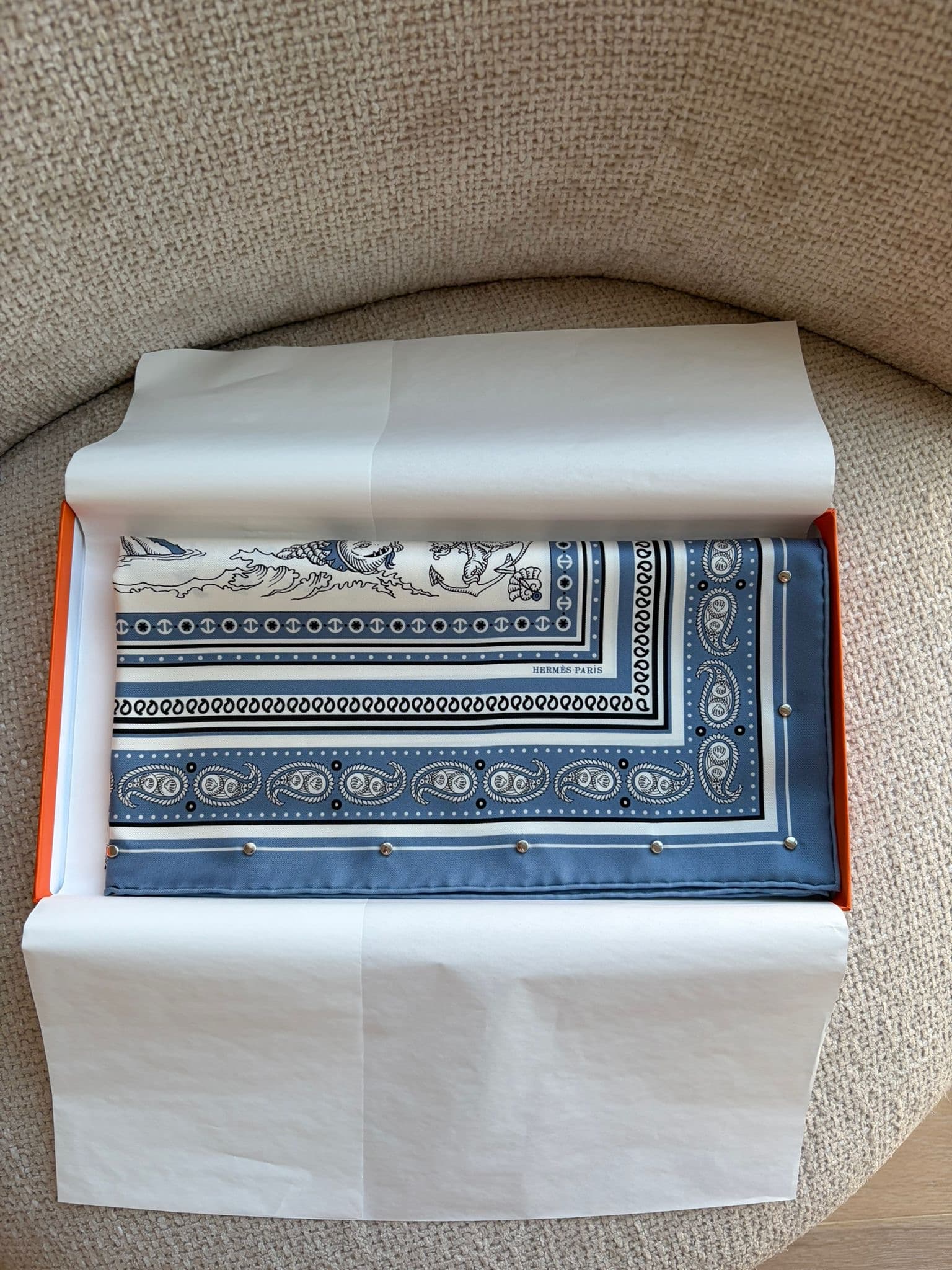 Hermès Carré 70 70cm x 70cm in Blue Jean/blanc/noir Silk Twill N/A hardware