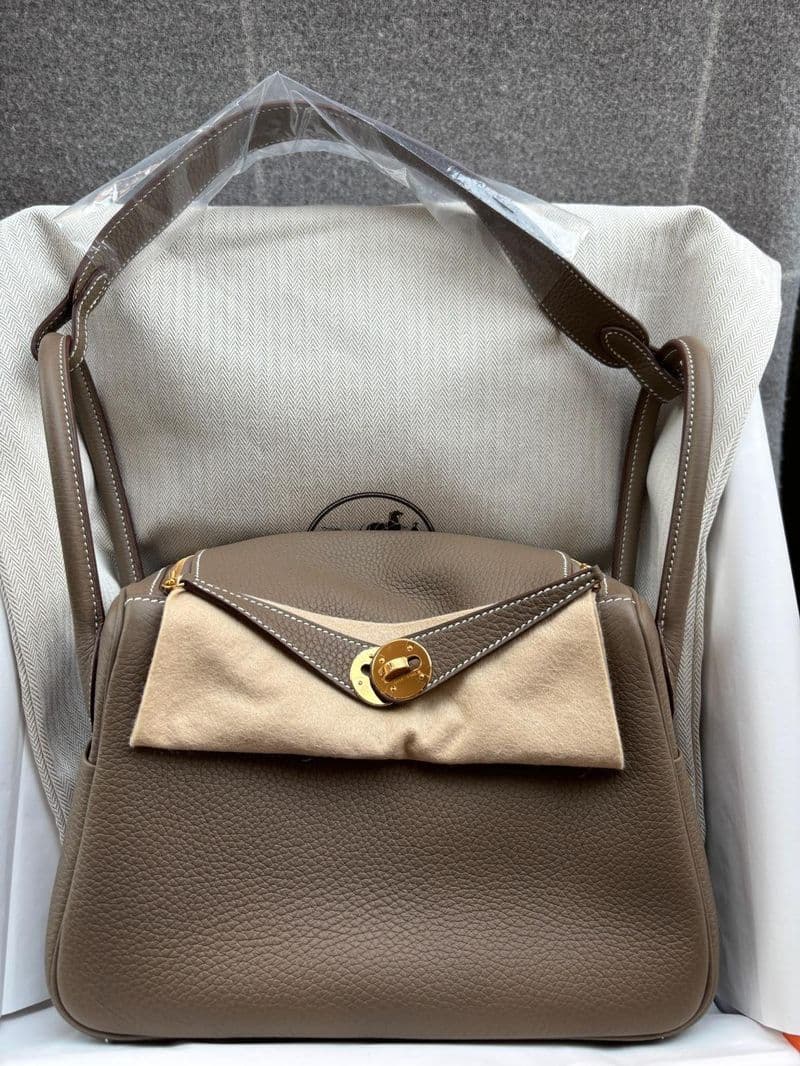 Hermès Lindy 26 26 in Etoupe TC GHW hardware