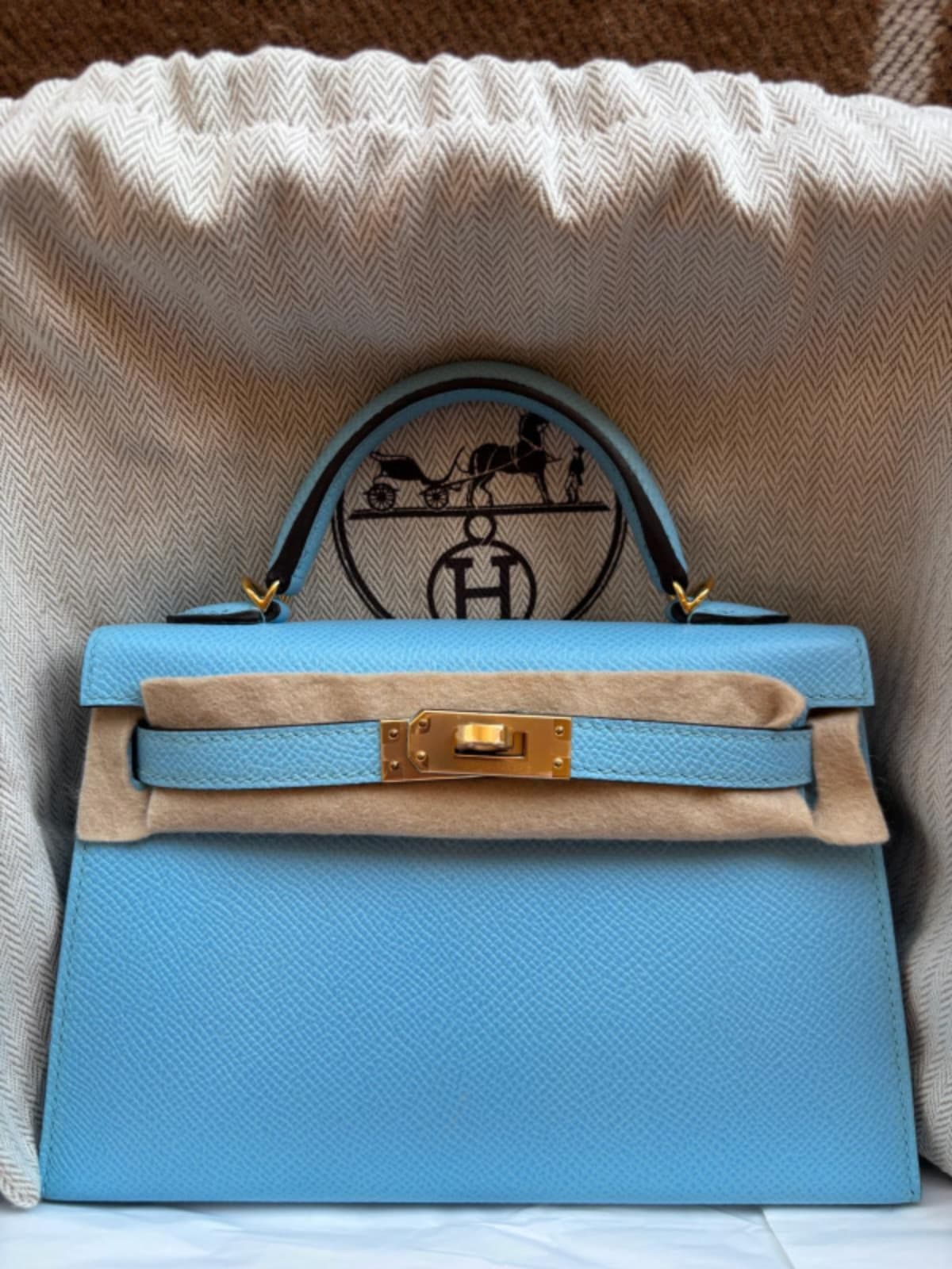 Hermès Mini Kelly Mini in Bleu Céleste Epsom GHW hardware — front view