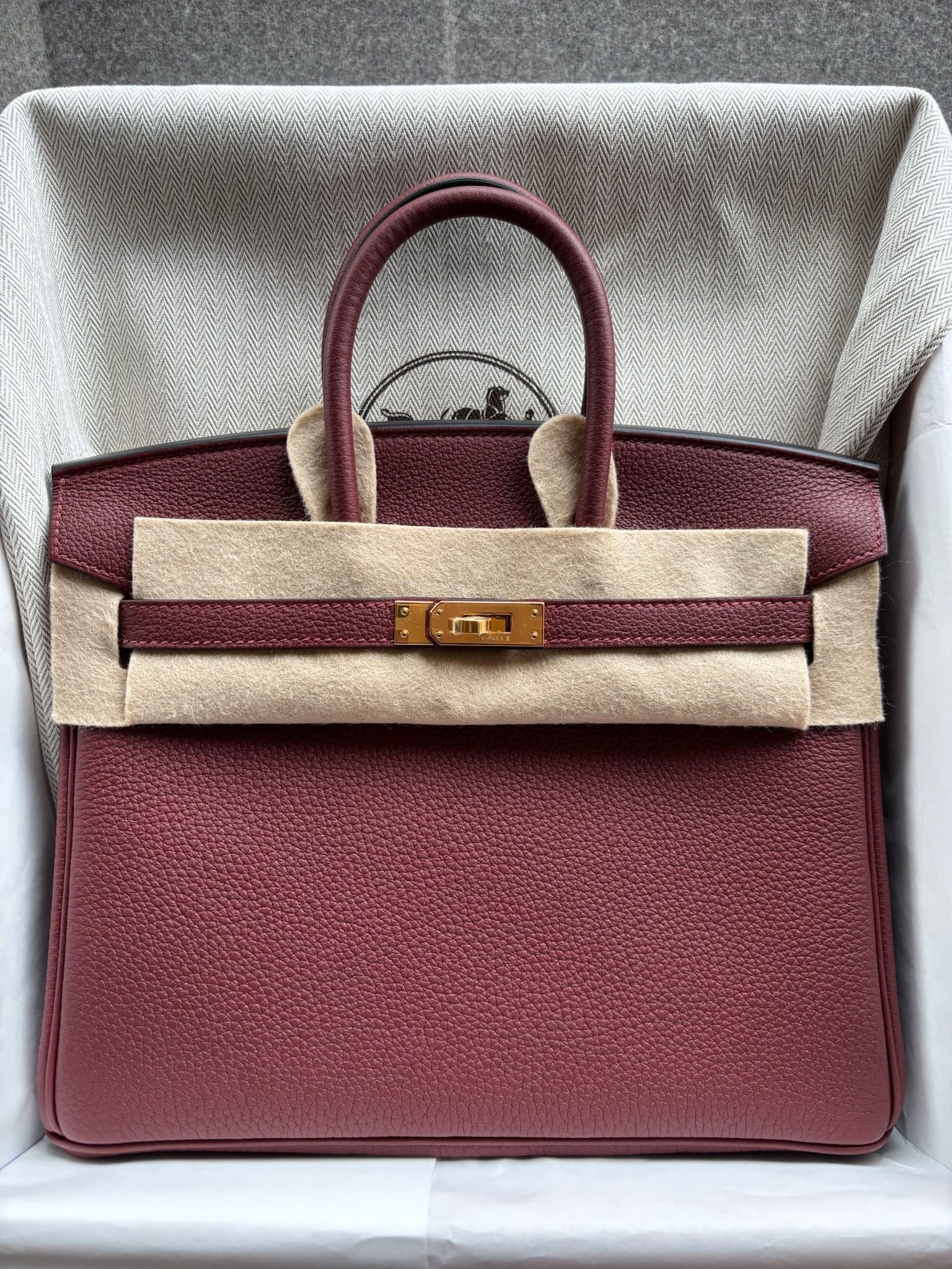 Hermès Birkin 25 in Rouge H Togo GHW hardware — front view