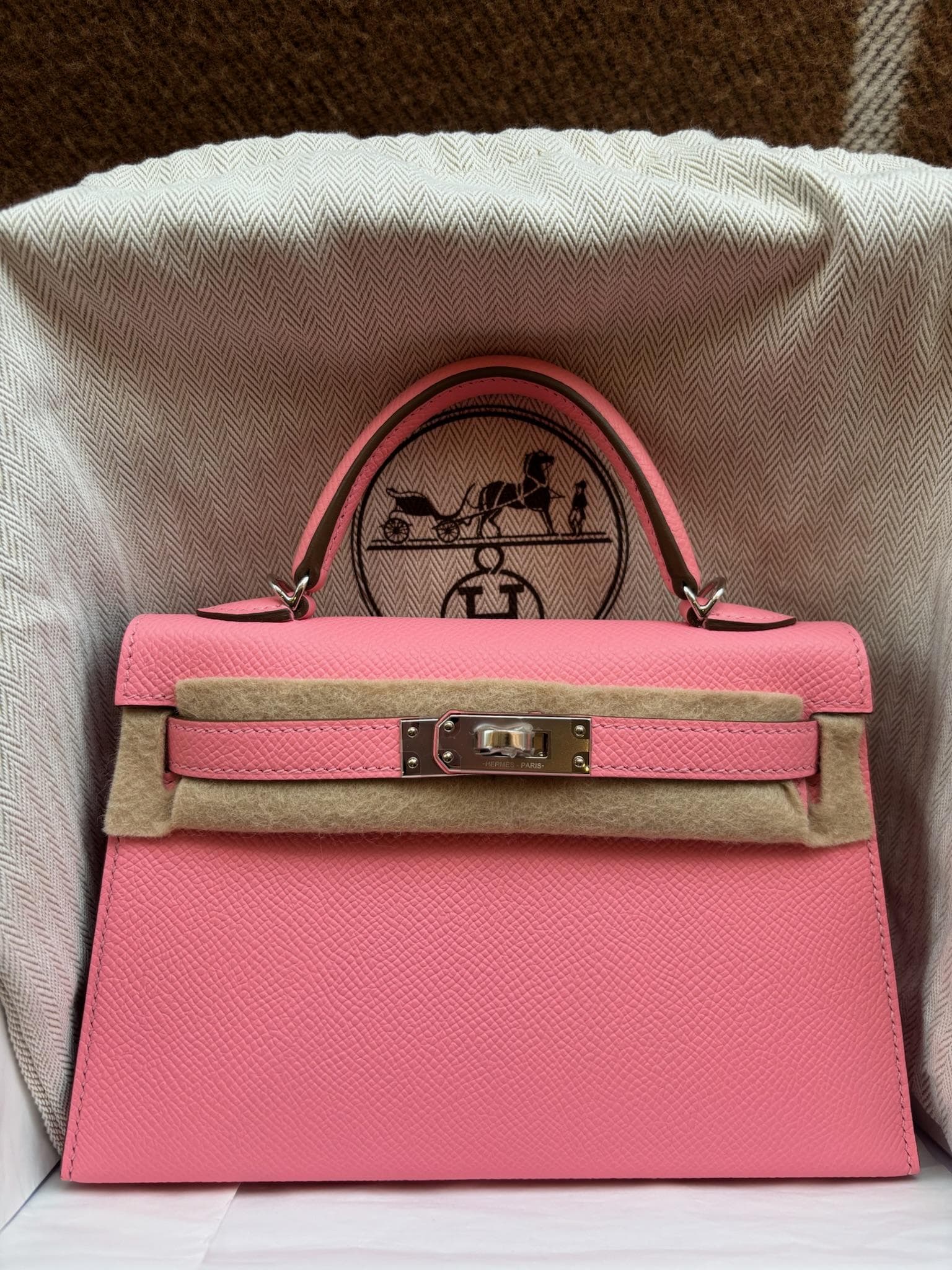 Hermès Mini Kelly Mini in Rose Confetti Epsom PHW hardware — front view