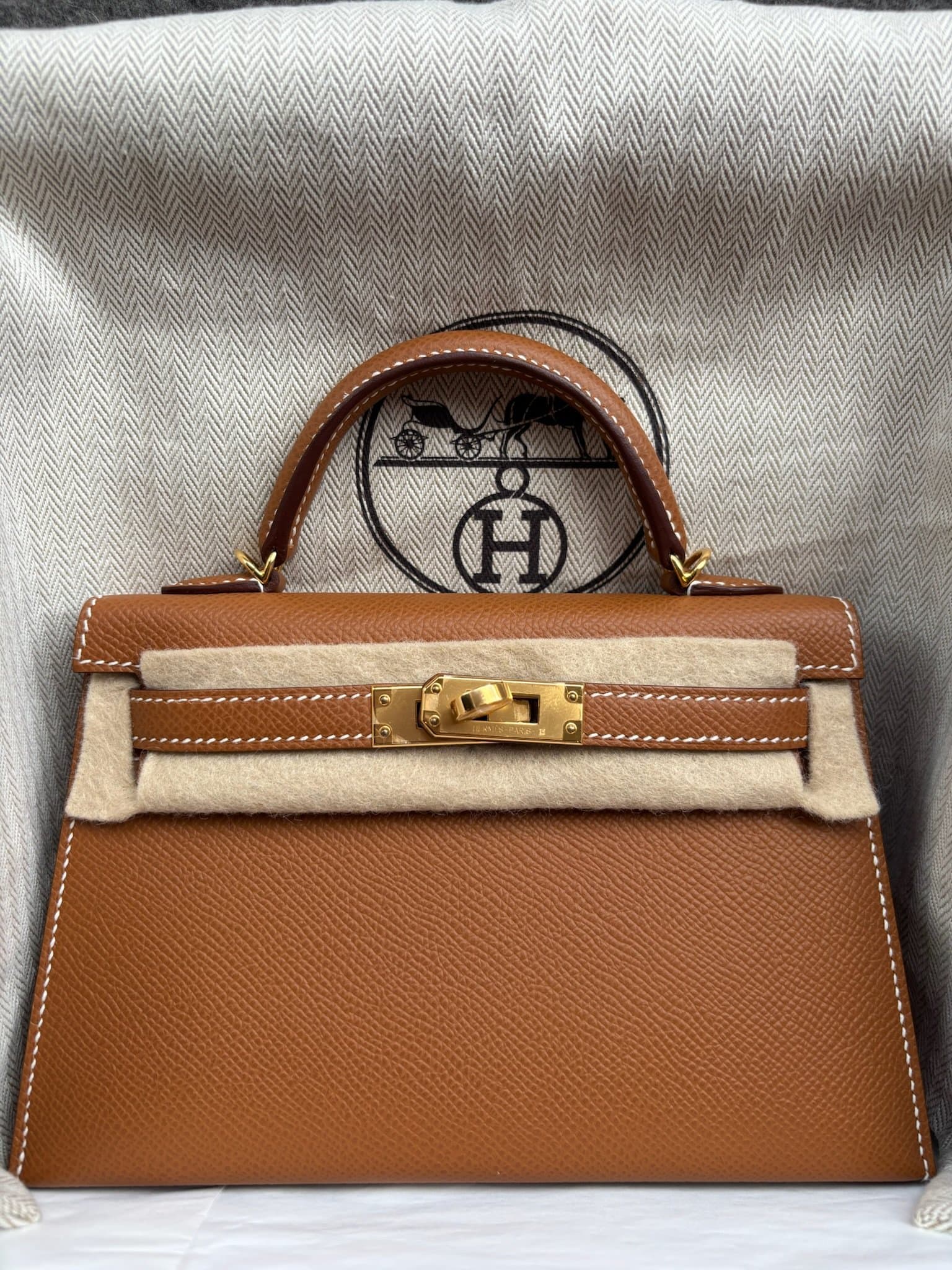 Hermès Kelly II Mini in Gold Epsom GHW hardware — front view